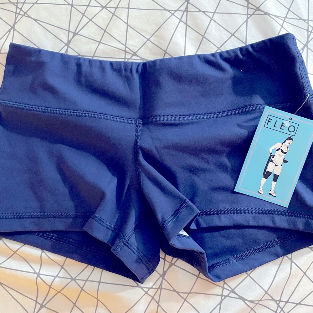 💙 FLEO 💙 original shorts. Size Medium. BNWT.